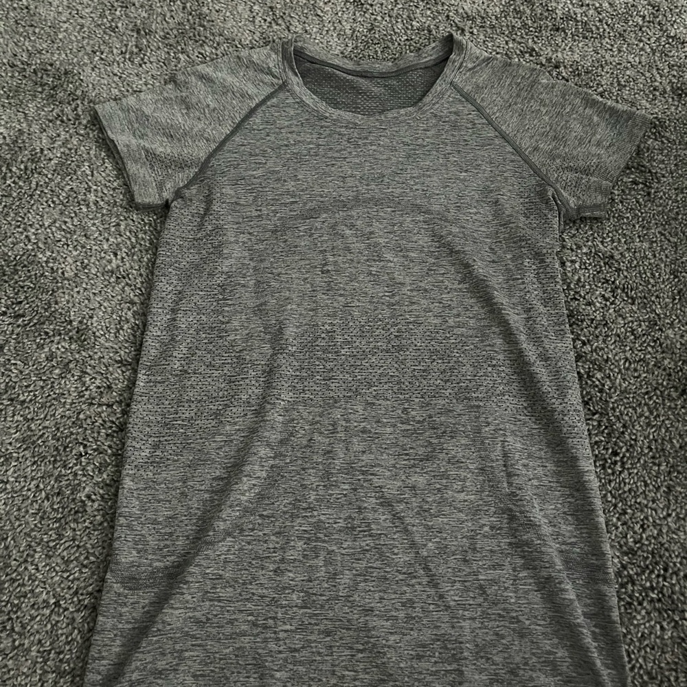 women’s lululemon swiftly tech shirt